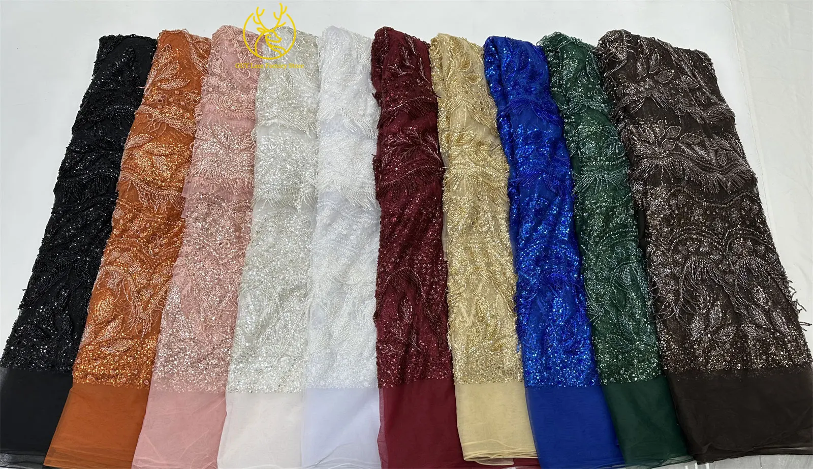 Goldener 3D-Hängeperlen-Spitzenstoff, hochwertiger afrikanischer Spitzenstoff, luxuriöser französischer Tüll mit Pailletten für Hochzeits- und Partykleider – Detail 3