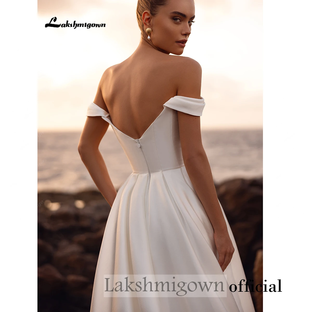Lakshmigown Schulterfreies Satin-Hochzeitskleid mit Twist-Oberteil, ausgeschnittener Taille, A-Linien-Brautkleid mit Taschen, tiefem V-Ausschnitt am Rücken, individuell anpassbar – Detail 8