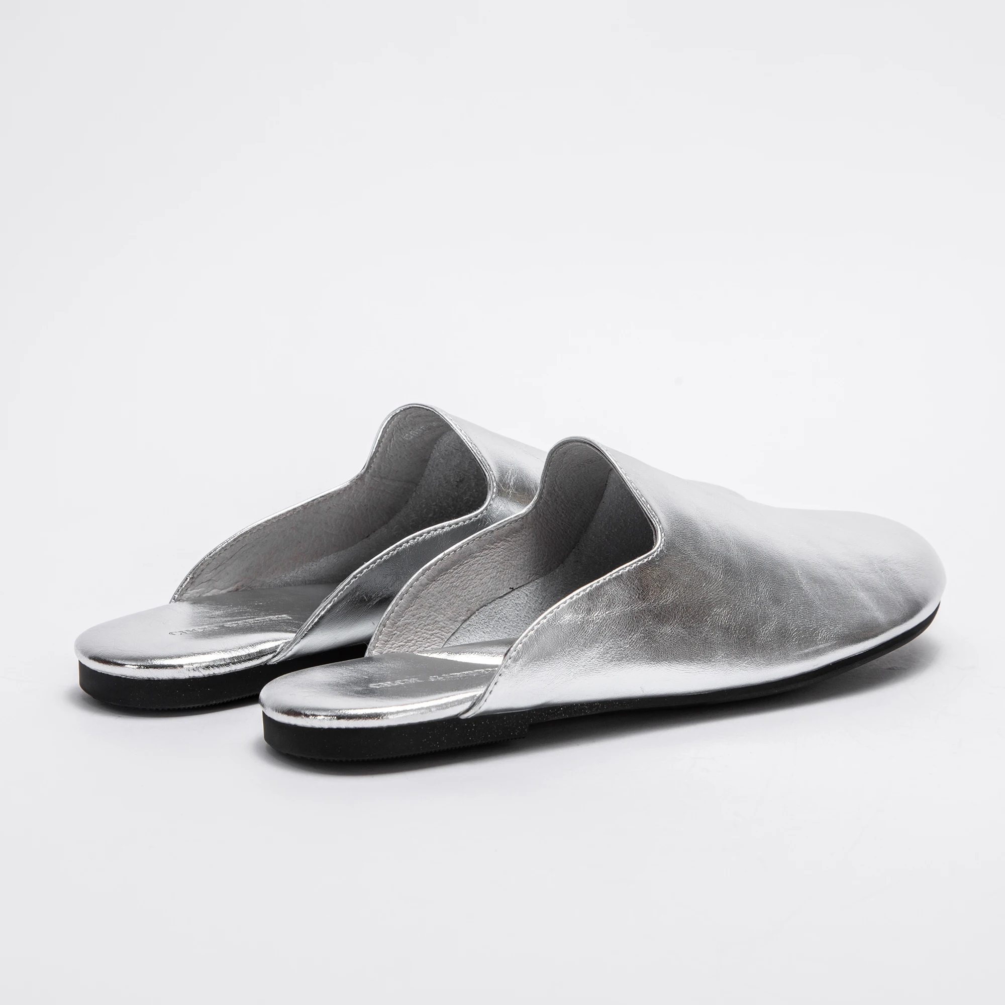 

Women's Slippers 2026 New Silver Leather Home Shoes Comfortable Women's Shoes