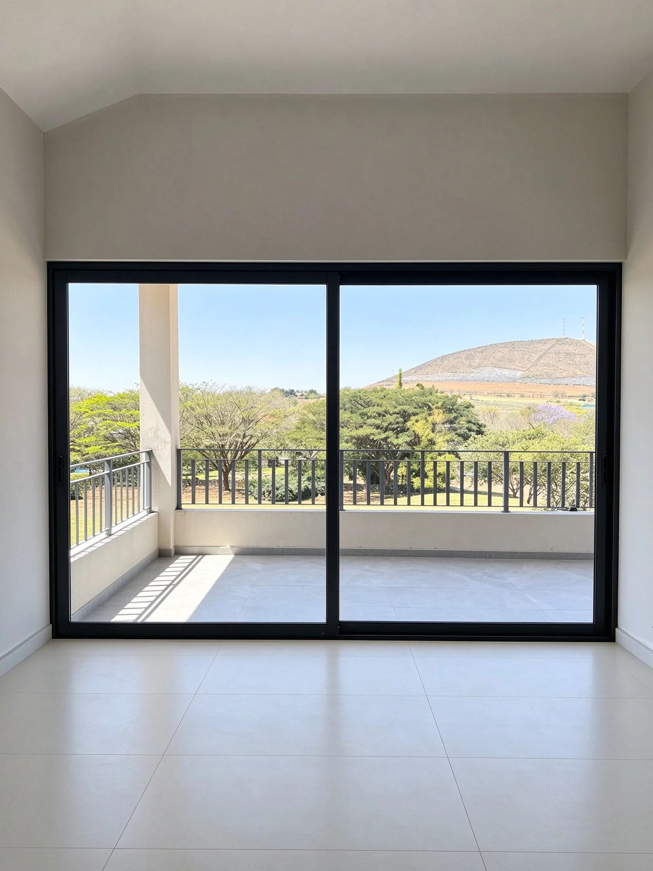 EdgyDoor 150 Series Heavy Sliding Glass Door Aluminum Slim Frame Exterior Patio Villa Pocket Door Waterproof Tempered Custom