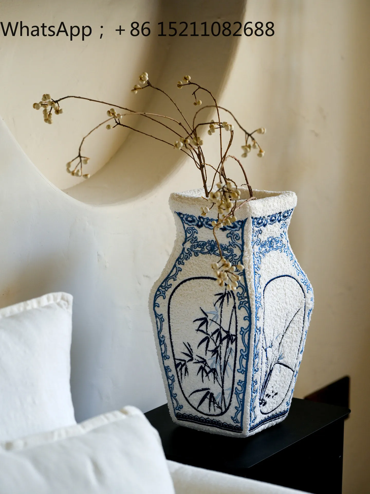 SCY plush vase ornament light high-end entrance living room decoration gives exquisite gifts