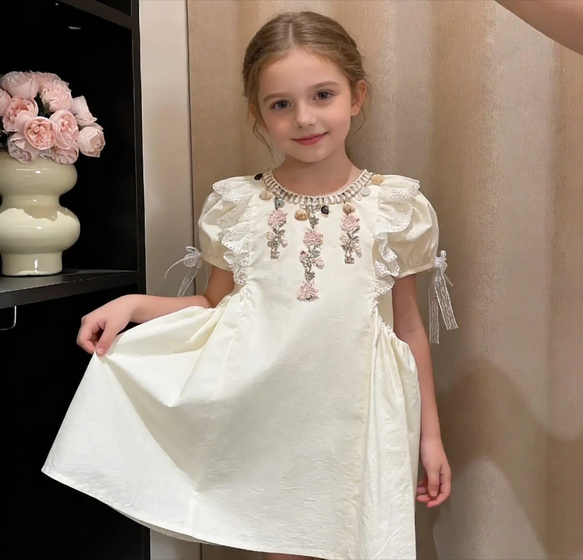 

Girls Dress Spring and Summer New Embroidered Sweet Bubble Sleeves Princess Dress Casual Fashion Daily Temperament
