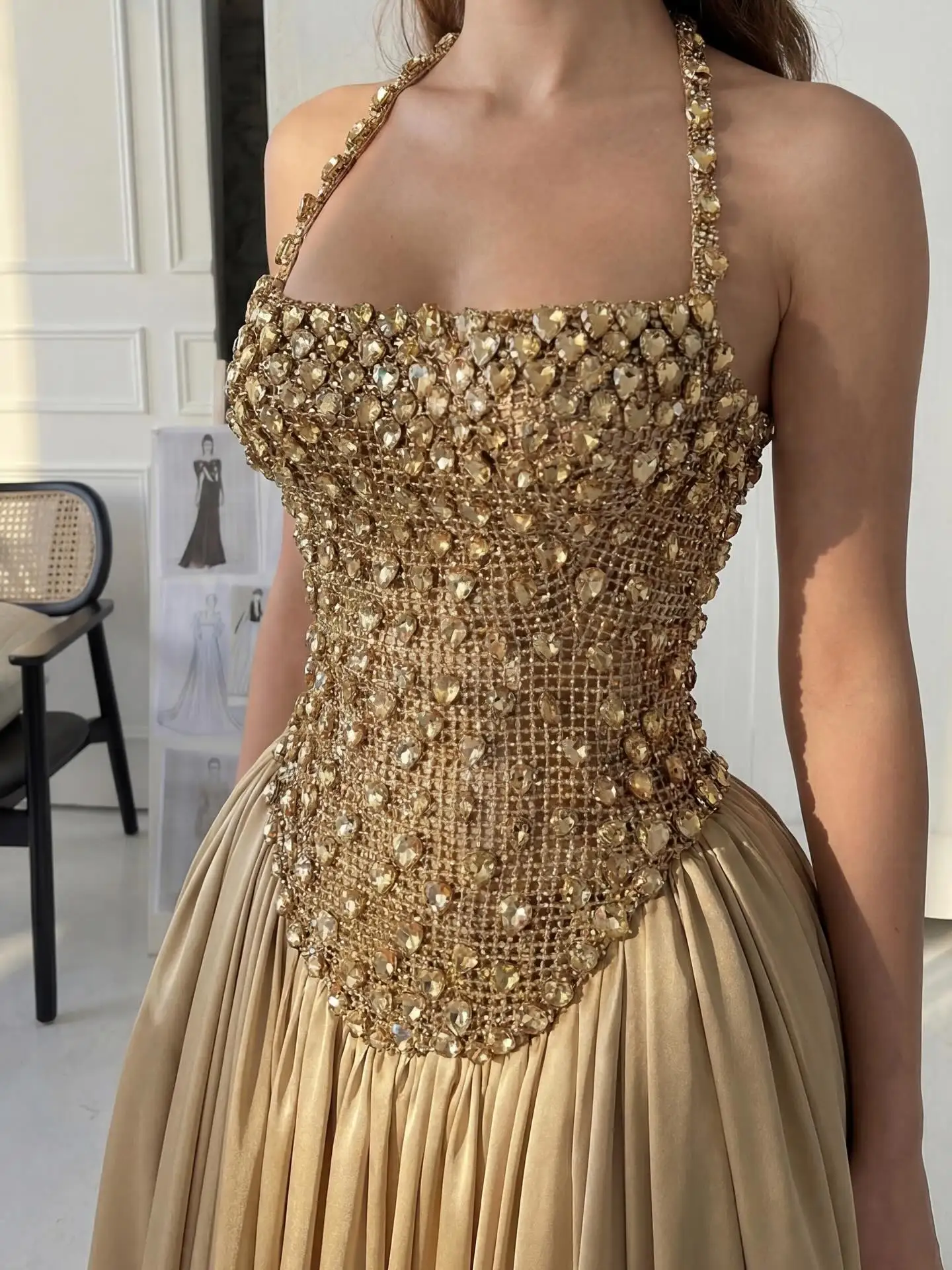 

Роскошное вечернее платье Ofherown с золотыми кристаллами и бисером, с вырезом халтер, плиссированной атласной юбкой-баллон, для выпускного вечера и торжественных мероприятий