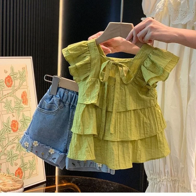 

Girls' Summer New Square Neck Ruffle Top+Embroidered Floral Denim Shorts Two-Piece Set