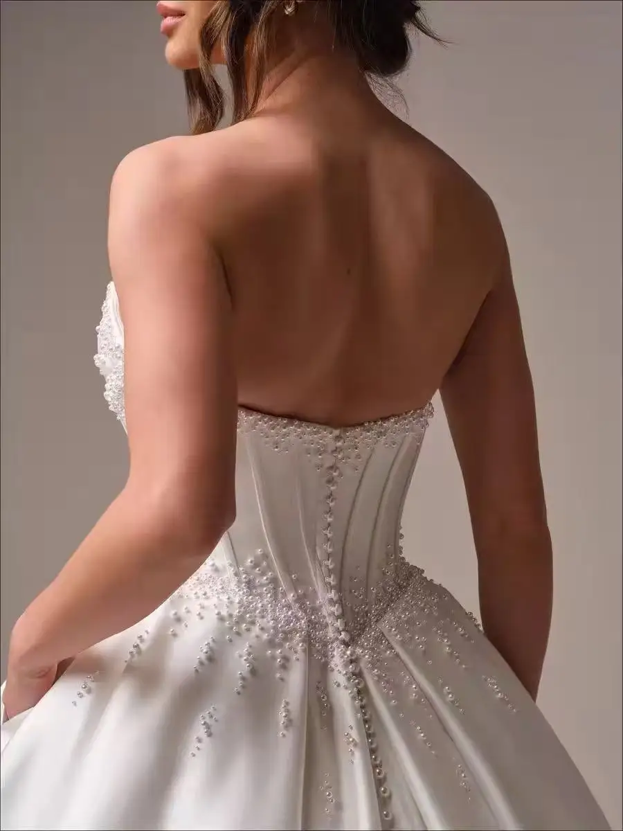 فساتين زفاف بيضاء رائعة مع سترة خرز مزينة بالدانتيل فساتين زفاف مصنوعة حسب الطلب بأزرار خلفية سويب تراين رداء دي ماري