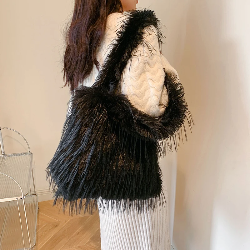 Fashion Y2K Large Capacity Fluffy Plush Tote Bag Solid Color Long Plush Tassal Faux Fur Shoulder Bag Luxury Warm Shopper Purses