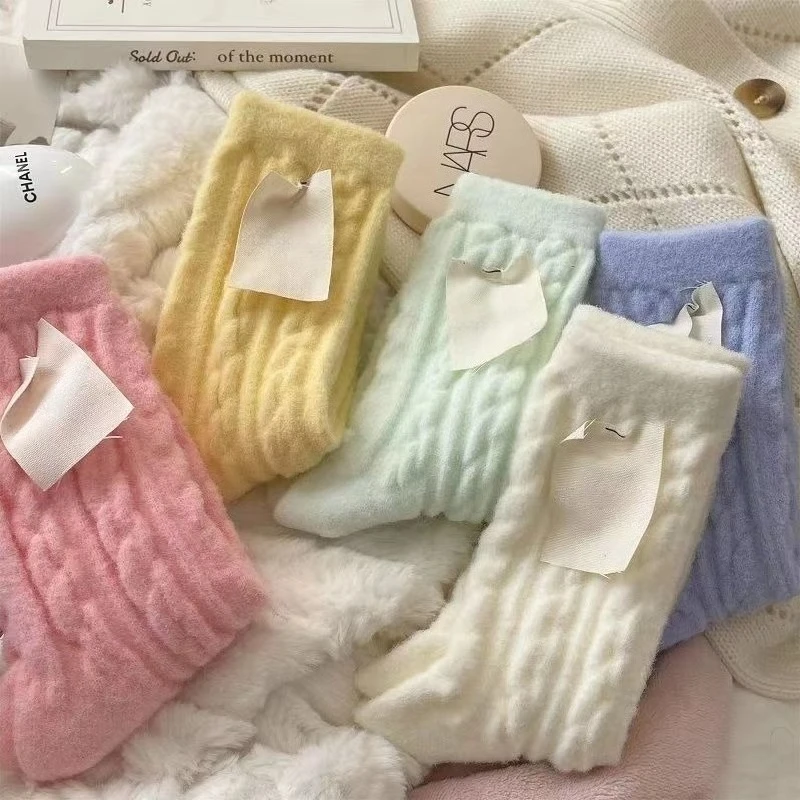 (1/5 Paar) Dicke Plüschsocken für Damen, Herbst/Winter, bonbonfarbene Mittelrohrsocken, warme Bodensocken, weiche, atmungsaktive Hausschuhe