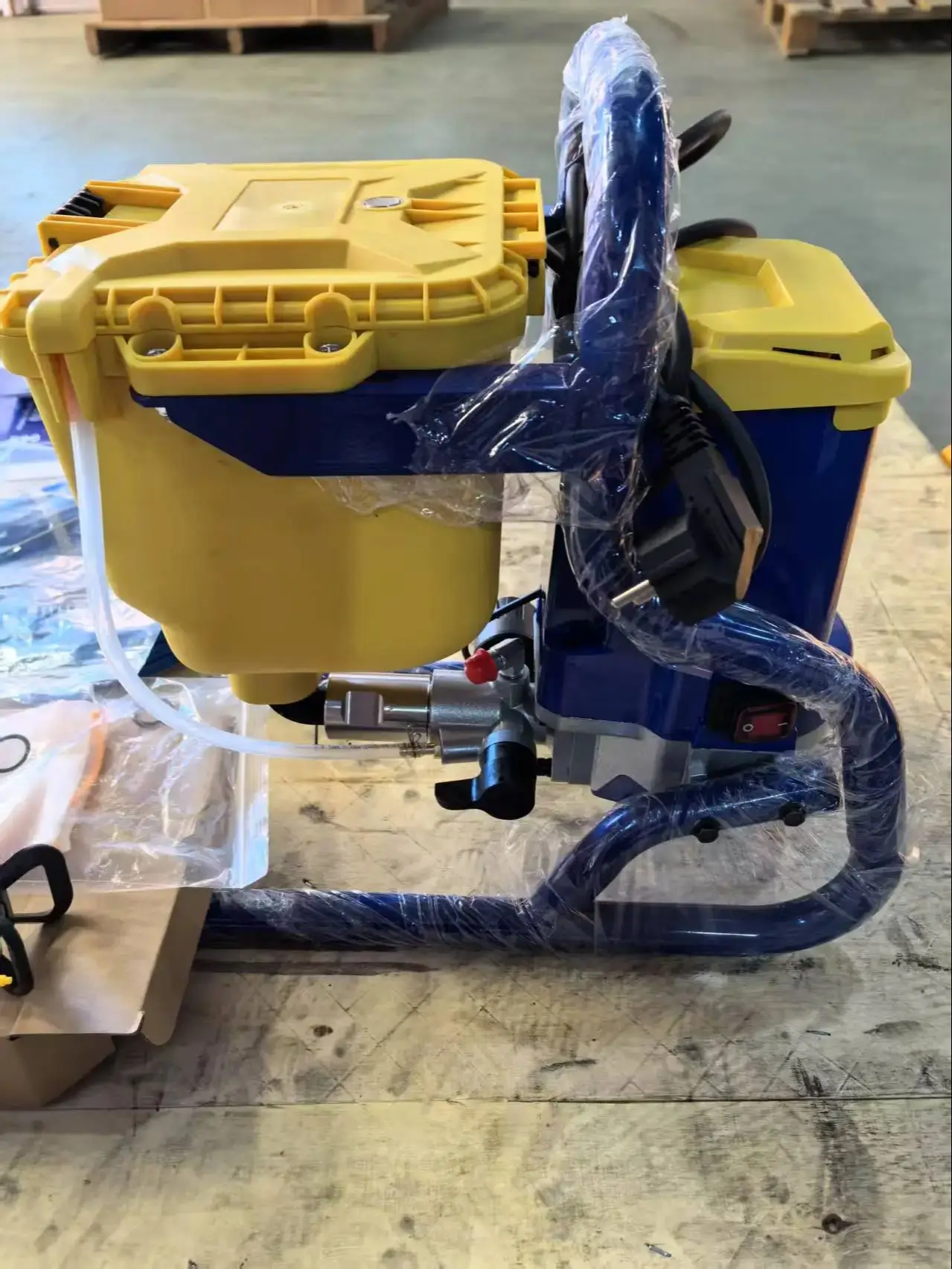 ماكينة رش XJ1800 بدون هواء أداة طاقة احترافية لطلاء الرش مناسبة لرش طلاء اللاتكس على الجدران الداخلية والخارجية والأرضيات