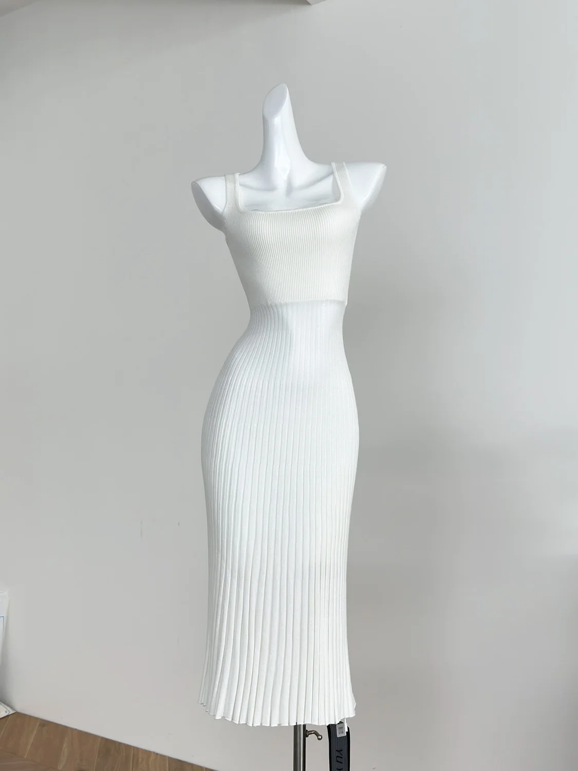 فستان دولامي الصيفي 2025 للنساء، فستان طويل محبوك نحيف ملفوف، فستان أنيق بياقة وطيات دقيقة، أسلوب عصري غير رسمي