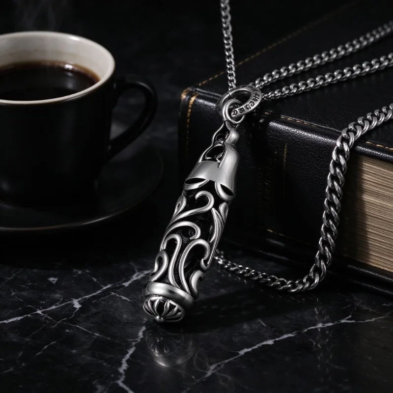 Punk Style Engraved Cross Charm Pendant Necklace, Retro Dark Metal Gothic Jewelry for Unisex, Hip Hop Street Accessory, Adjustable Long Chain, Great Gift for Birthday, Anniversary and Rock Themed Events