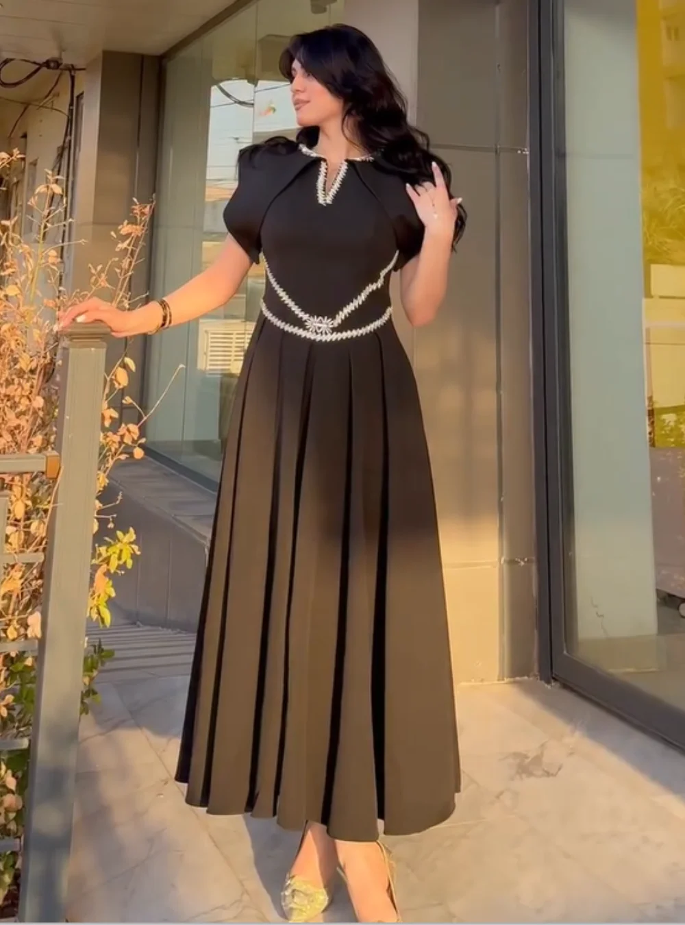 

Customized Exquisite Jersey Pleat Sequined A-line O-Neck Midi Dresses Bespoke Occasion Celebrity High Quality