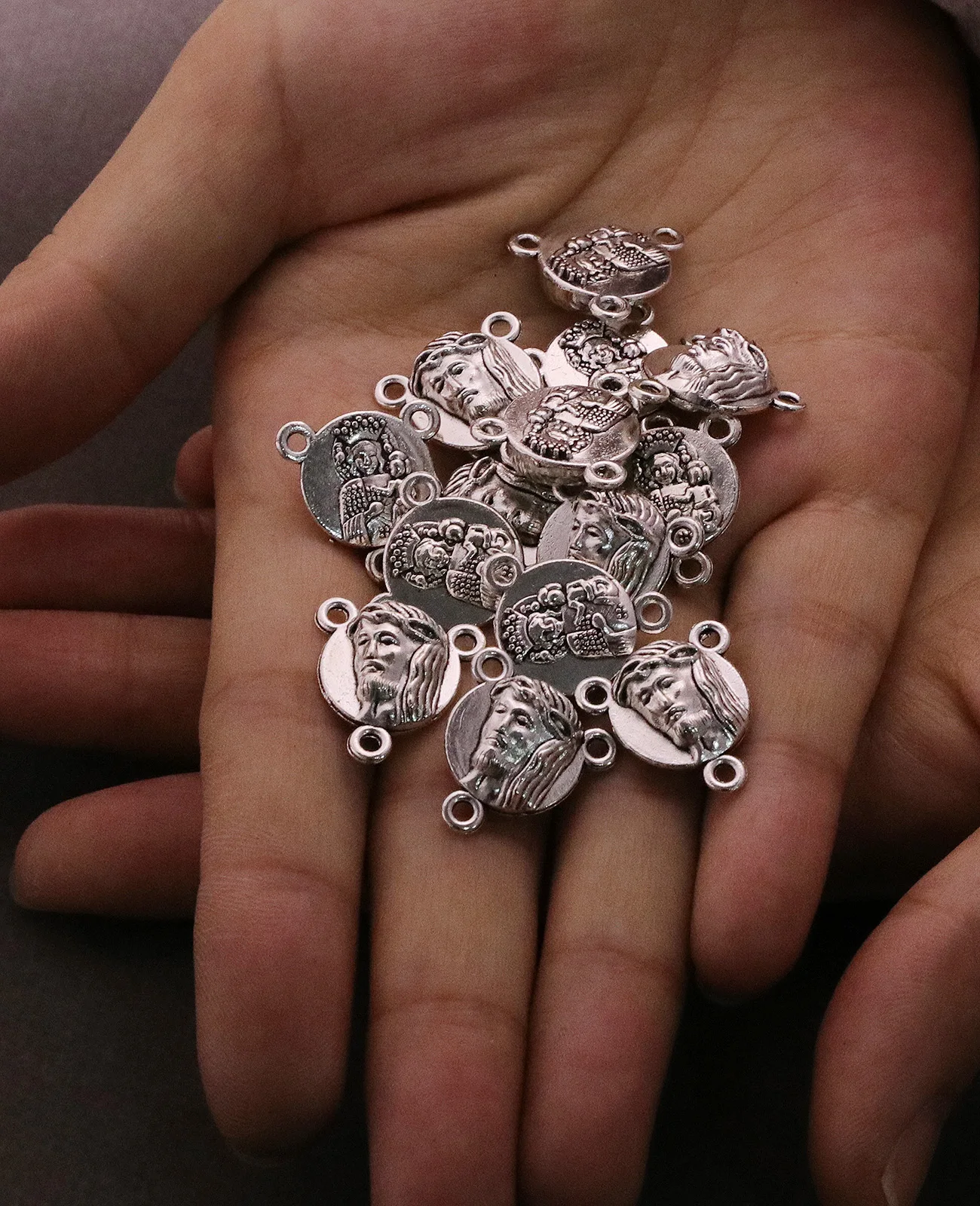 20 قطعة سيدة مريم العذراء عقد الرضع يسوع الوردية محور يسوع المسيح الوردية مركز موصلات DIY بها بنفسك مجوهرات اكسسوارات