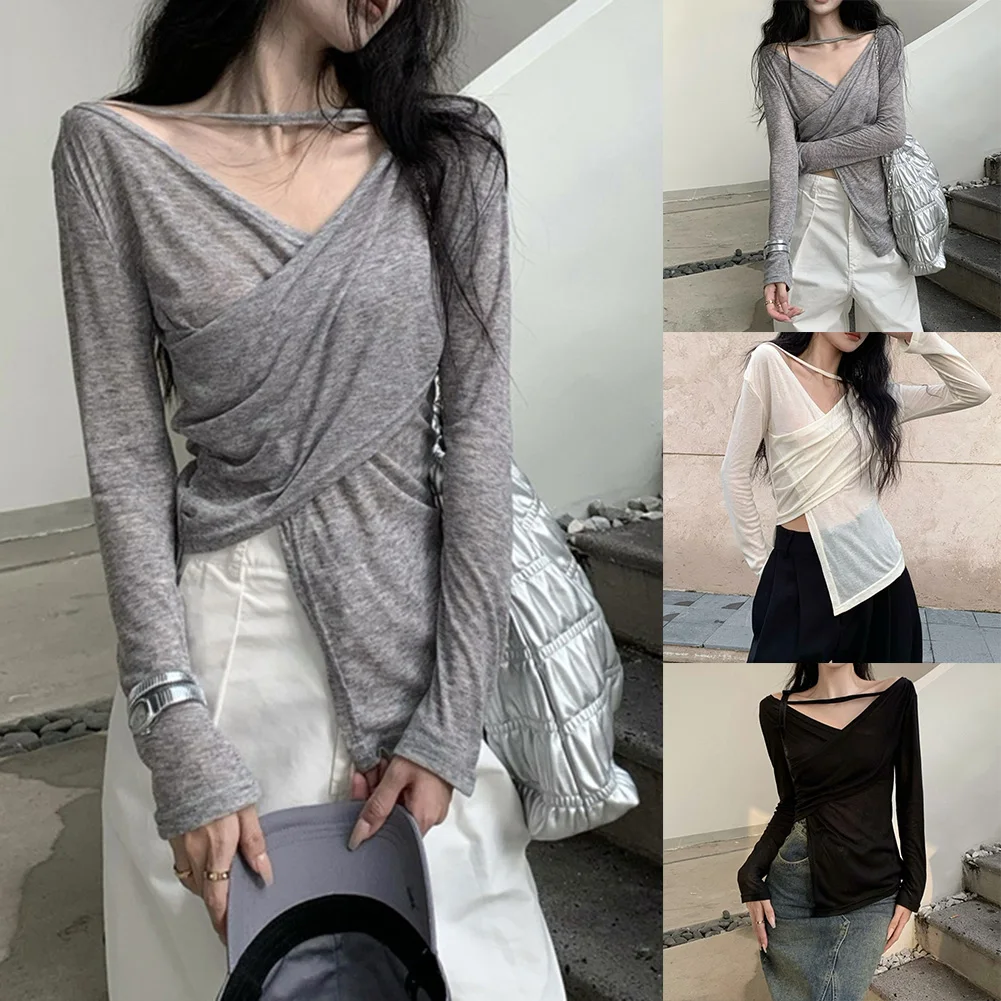 เสื้อยืดผู้หญิงคอวีมีทรงเข้ารูปพอดีตัวและแขนยาวมีสไตล์พร้อมลุคไม่สม่ําเสมอที่สะดุดตา