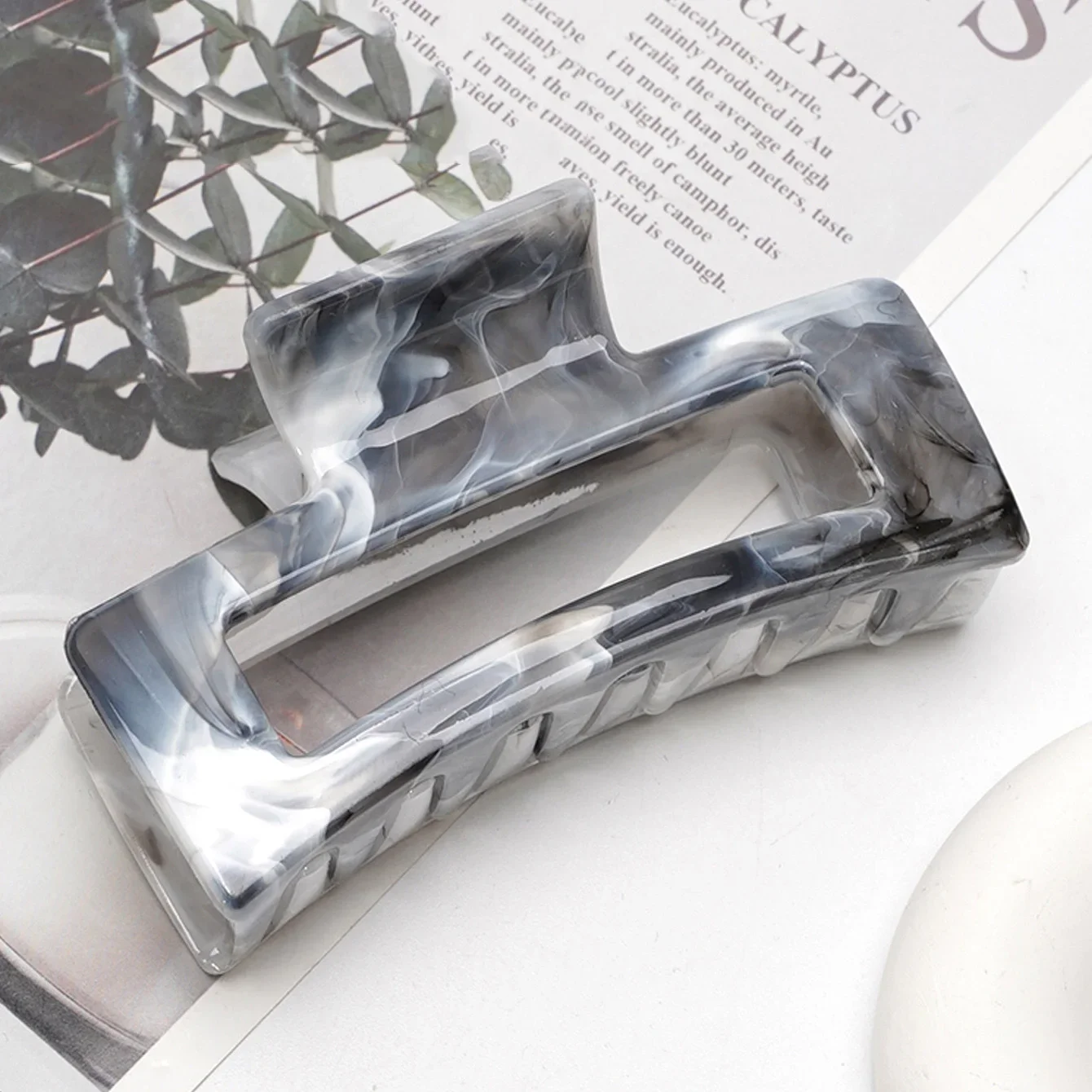 Рисунок 5 - Мраморные заколки для волос для густых волос