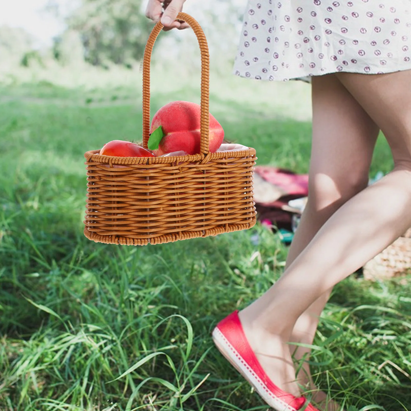 Рисунок 2 - Тканая корзина для цветов с ручкой