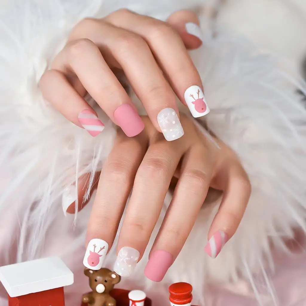 Kerst Pre-Design Roze Witte Pers Op Nagel Korte Squoval Valse Nagels Herbruikbare Acryl Herten Sneeuw Nail Art Tips Nep Nagels