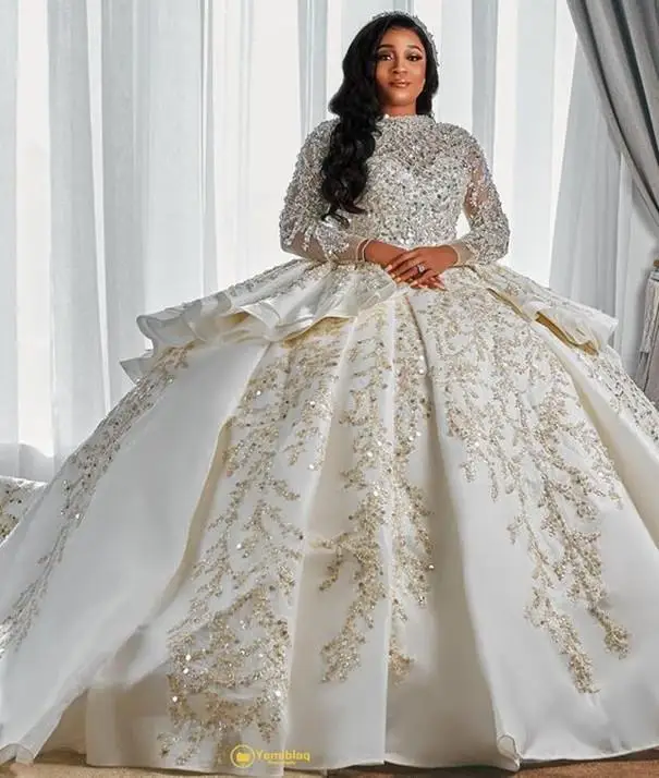 2023 Luxurious Arabic Style A Line Wedding Gowns Long Sleeves Plus Size Puffy Train Princess Sparkly Sequins Bridal Party Dress