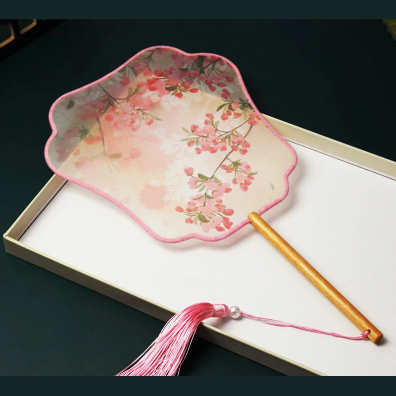 New Chinese Vintage Flower Embroidery Round Hand Fan Chinese Palace Hanfu Floral Silk Hand Fan Craft Wedding Gift For Guests New view 4