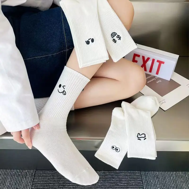 Chaussettes courtes blanches imprimées de dessin animé pour femmes, chaussettes d'été mignonnes pour étudiants japonais, 5 paires