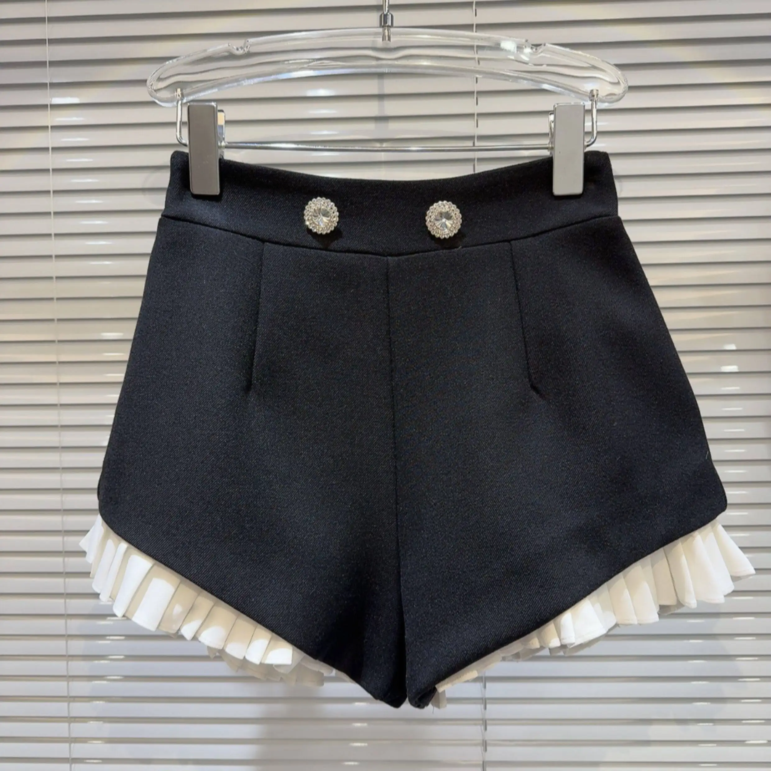 Fashion Spring Autumn Diamond Metal Buckle Shorts Female High Waist Zipper Wrinkle Trim Splice Casual Shorts for Women