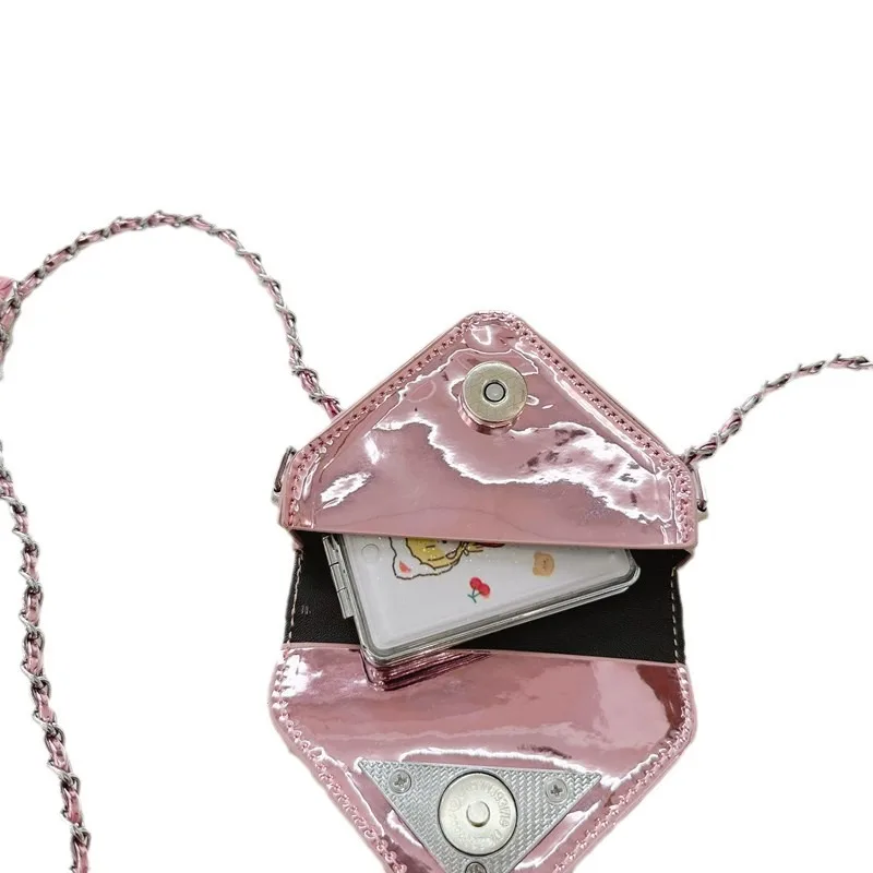 Qunq 2024 Mini Bag Children Little Girls Versatile Triangle Chain Bag Personalized Laser PU Baby Accessories Bag poco