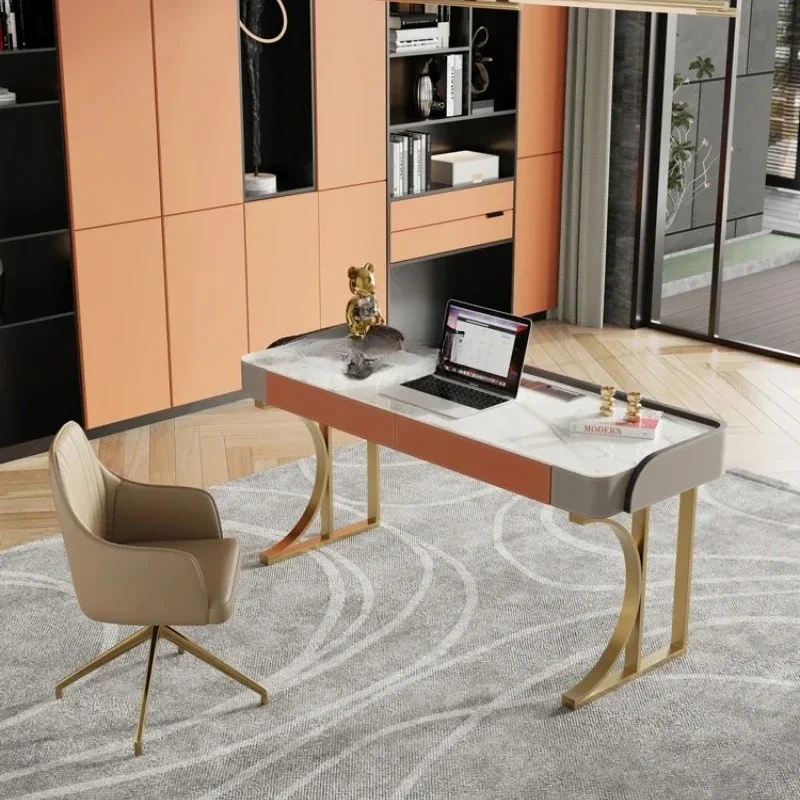 

Кожаный стол-седло. Стол из каменной плиты из массива дерева. Учебный стол. Современная простота.