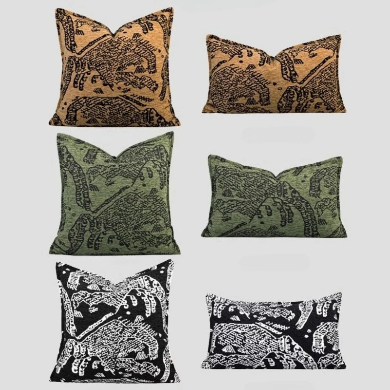 

Advanced Retro Animal Texture Jacquard Cushion Cover