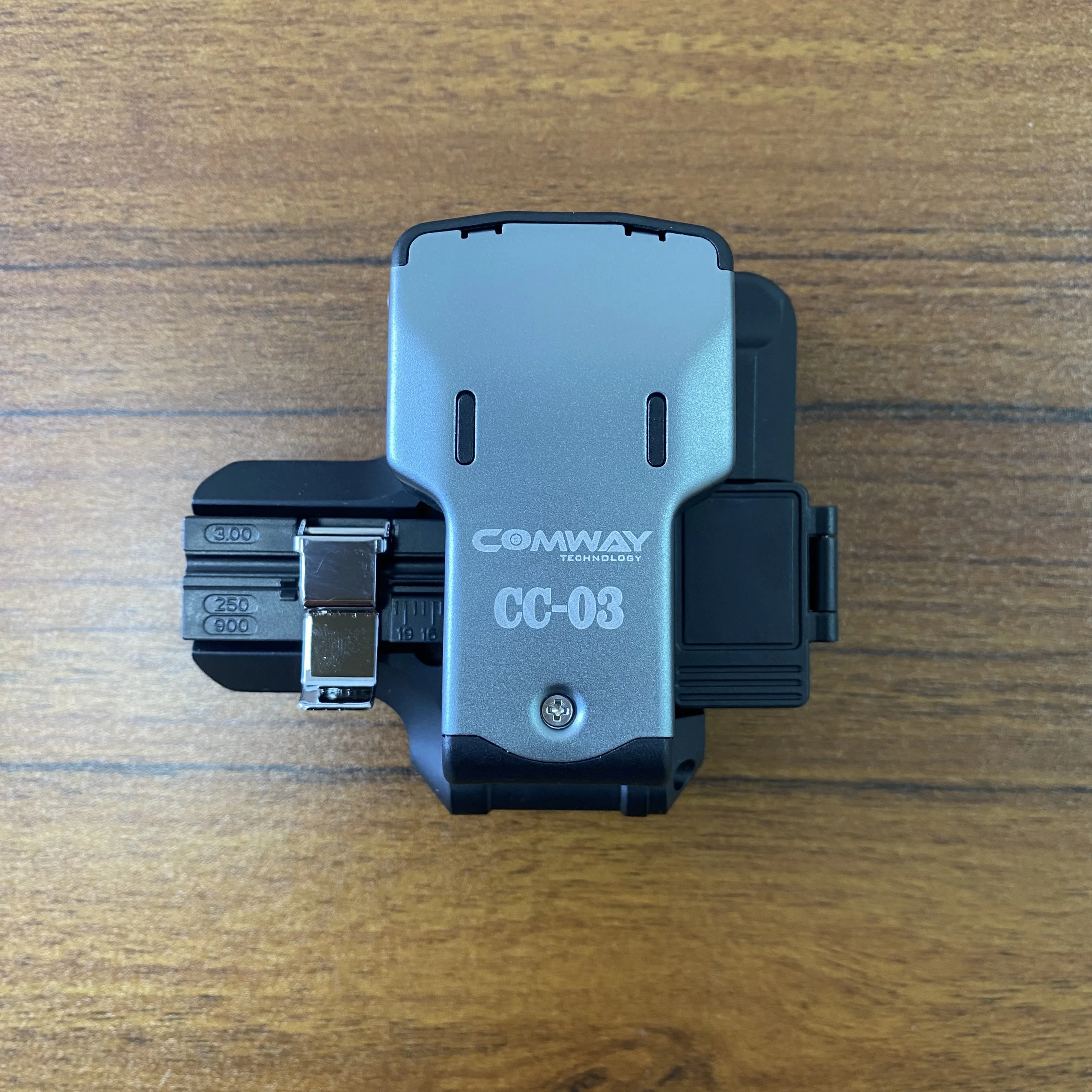 

COMWAY CC-03 One-step Fiber Cleaver Original High Precision Cutting Knife Automatic High Precision Fiber Cutter