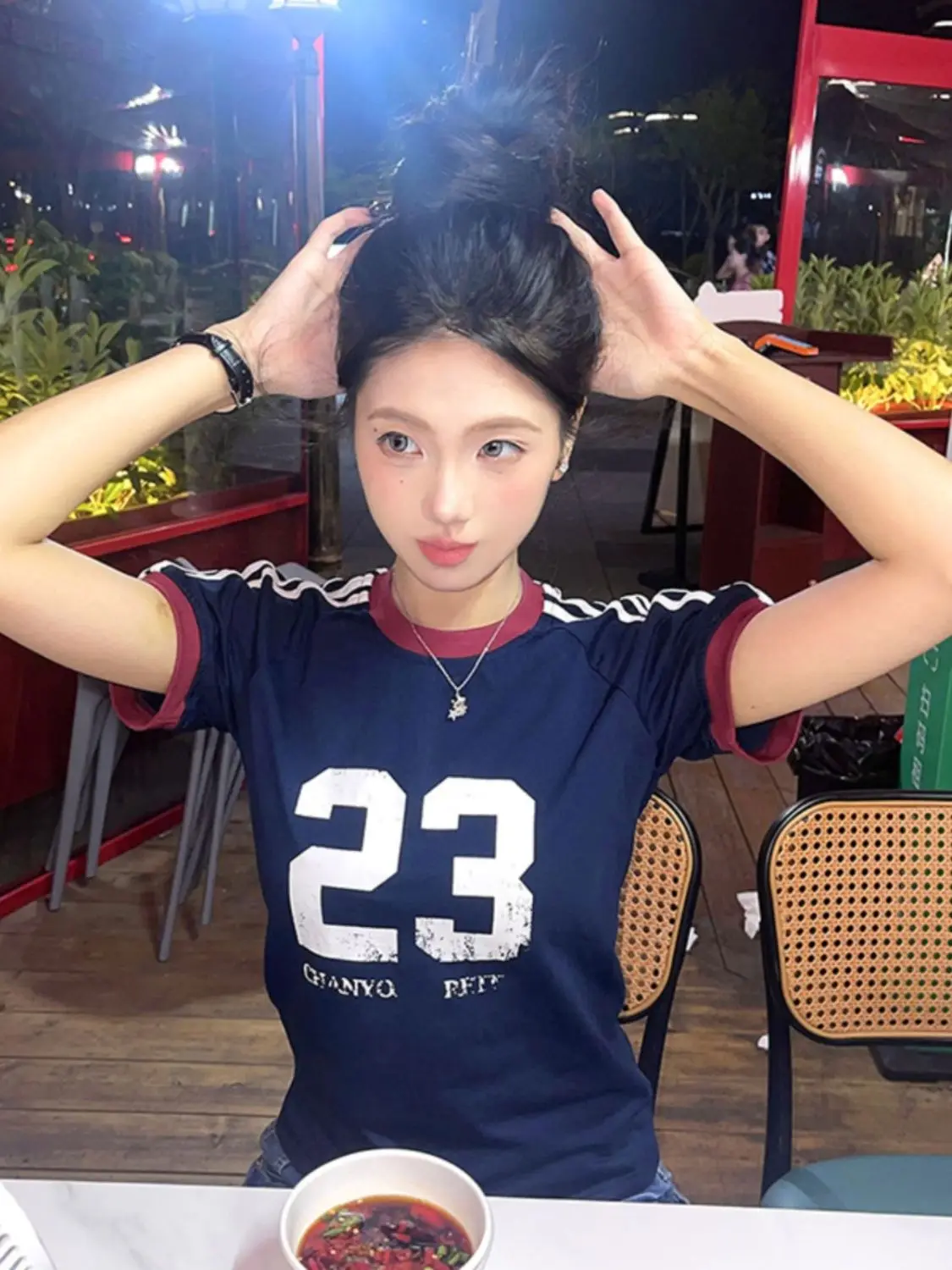 レトロアメリカンショルダーパッチワーク半袖Tシャツ レディース スリム サマーホットガールトップ コットンポリエステルスパンデックス ラウンドネック ショート丈