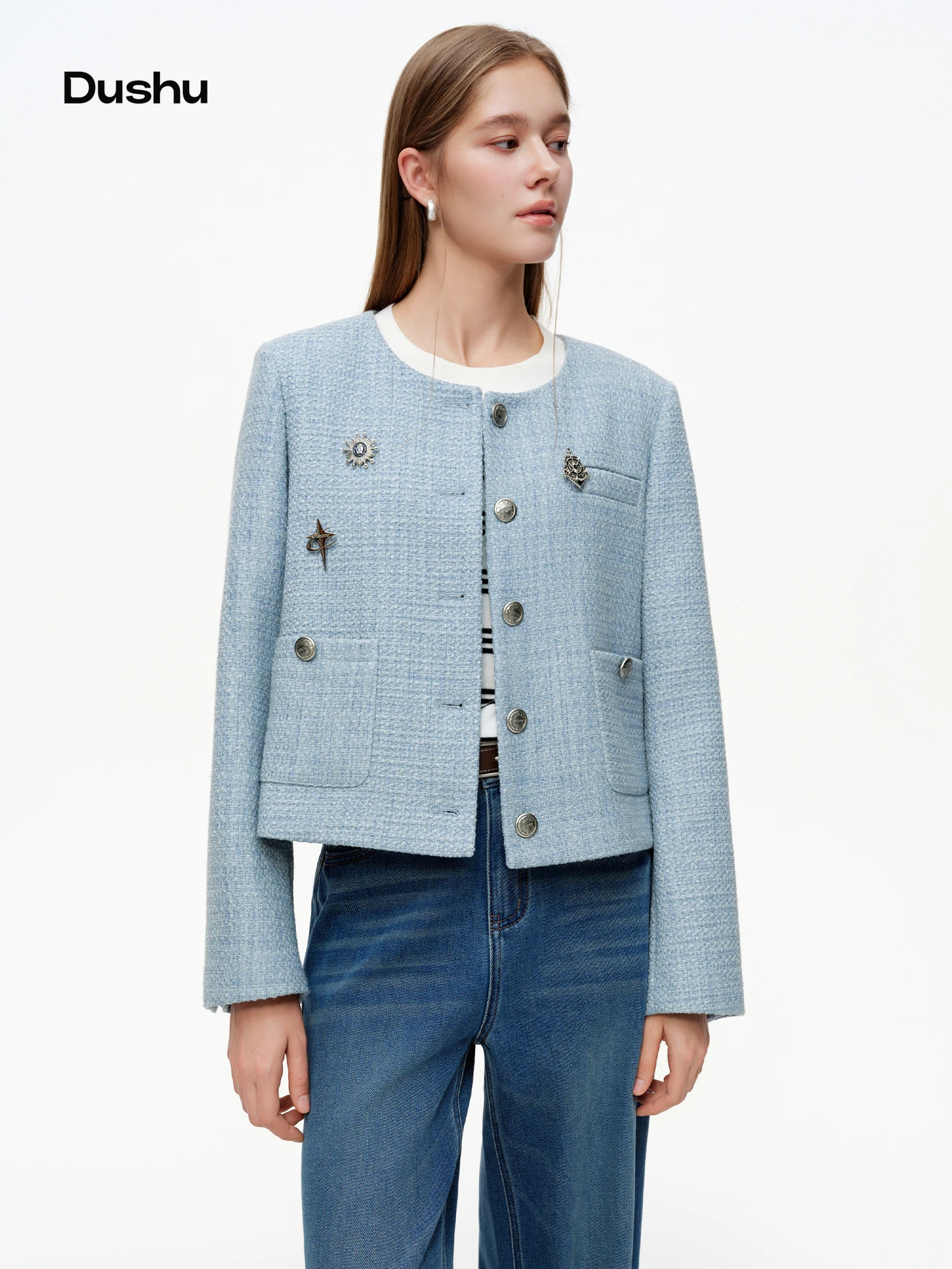 

DUSHU 【Morning Mist Blues】Pin-Decorated Round Collar Jacket 2026 Spring New Arrival Early Spring Long Sleeved Coat Commute Style