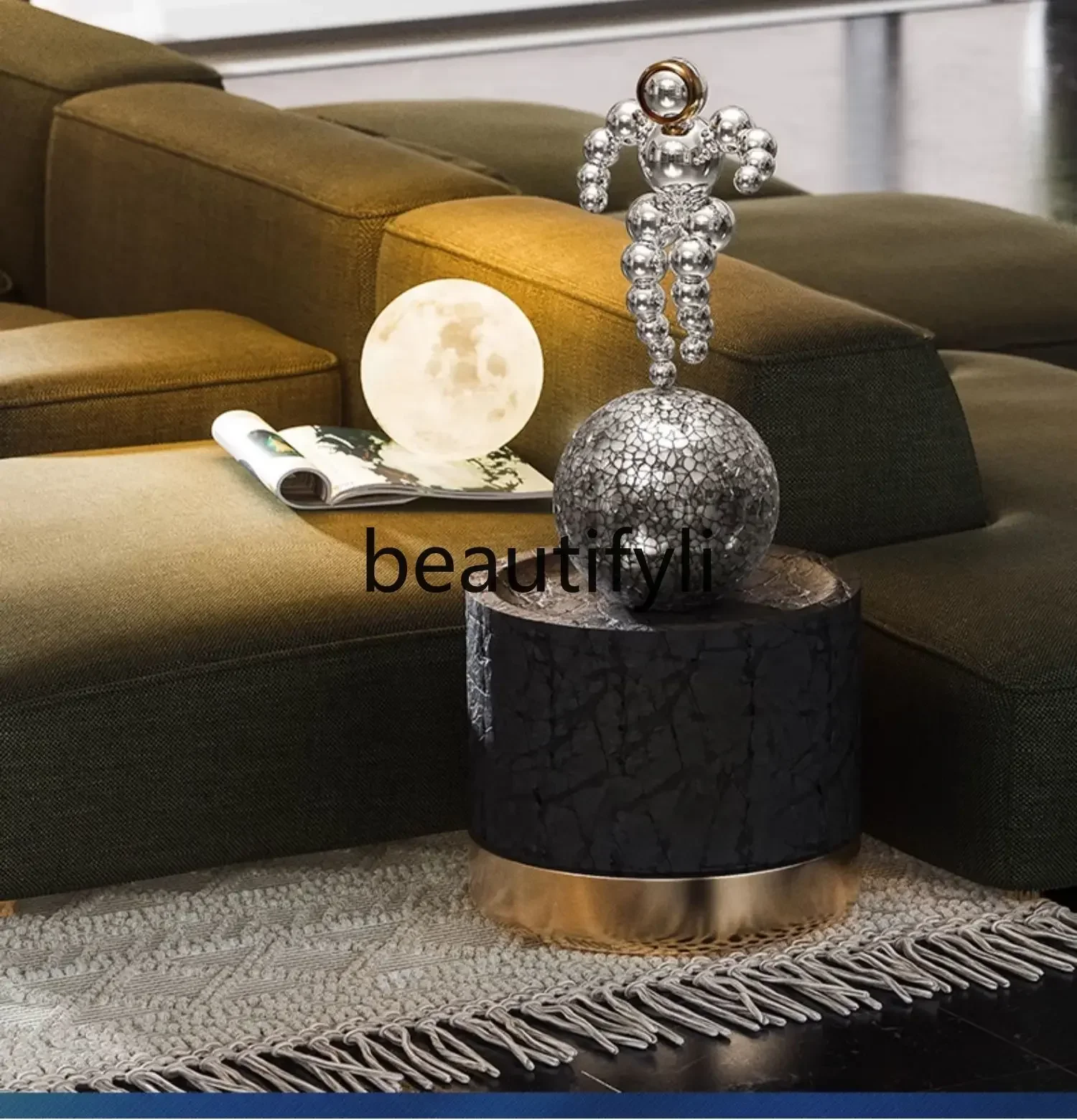 Astronaut astronaut advanced sense ornament technology niche sports living room decoration