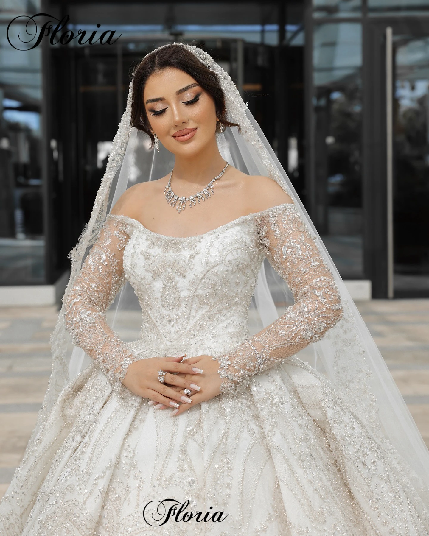 Luxury Beaded Wedding Dresses A-Line Strapless Backless Bridal Gowns Elegant Chapel Wedding Gowns Custom Vestido Blanco 2025