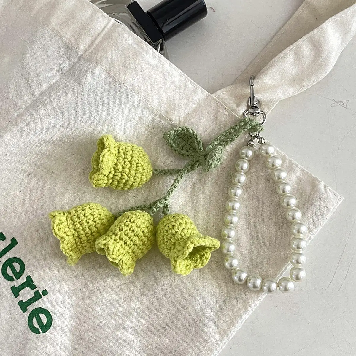 Sweet Pearl Wool Crochet Lily Of The Valley Keychain Girls Bag Pendant Cute Korean Flower Keyring Buckle Chain Jewelry