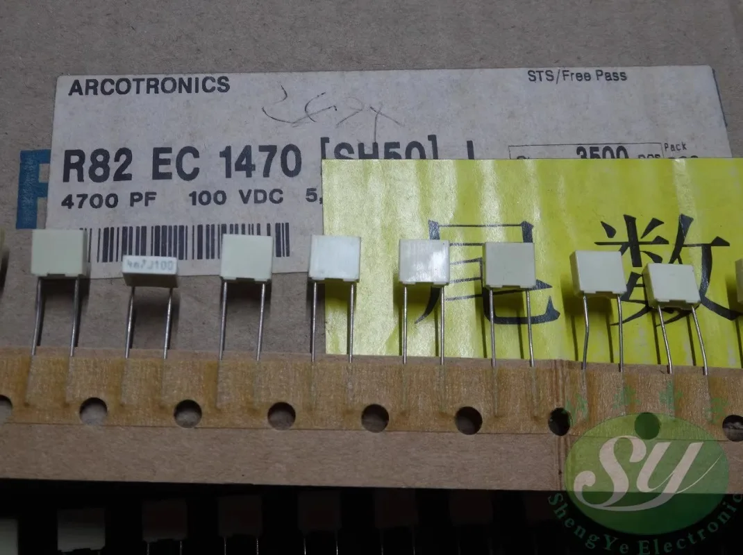 

20PCS AV R82 0.0047uf/100V 4.7nf 4n7 4700pf 472 New thin film capacitor