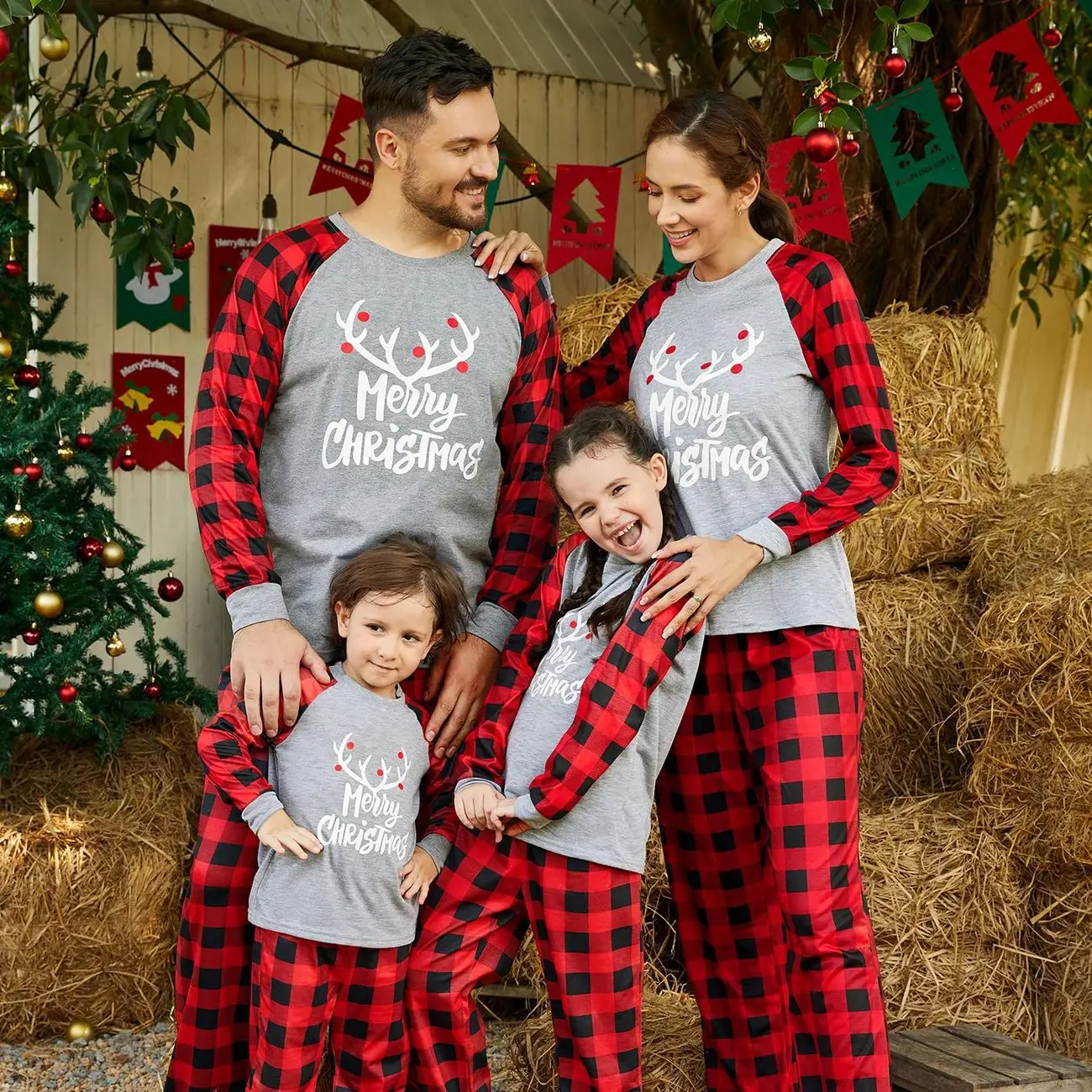 Christmas Family Pajamas Set for Grandpa Grandma Dad Mom Daughter Son Elk Print Tops Plaid Pant Home Matching Clothes Outfits