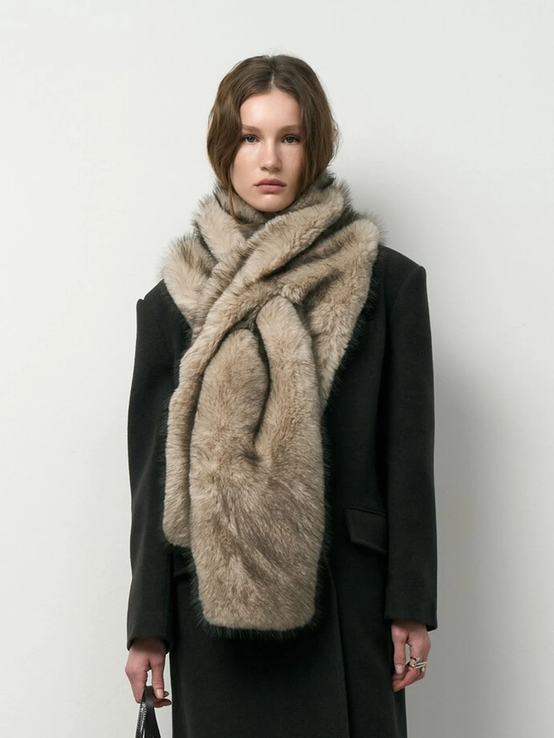 Laur Women Faux Fur Scarf Fluffy Artificial Fur Neck Warmer Multifunctional Thick Plush Shawl Winter Warm Fashion Neck Scarf