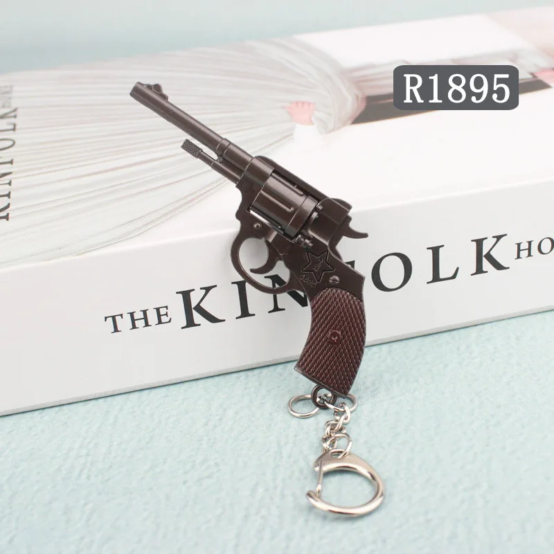 Game Revolver Model Gun P92 R45 R1895 Metal Keychains Anime Weapon Backpack Keychain Halloween Party Decor Collection Gifts