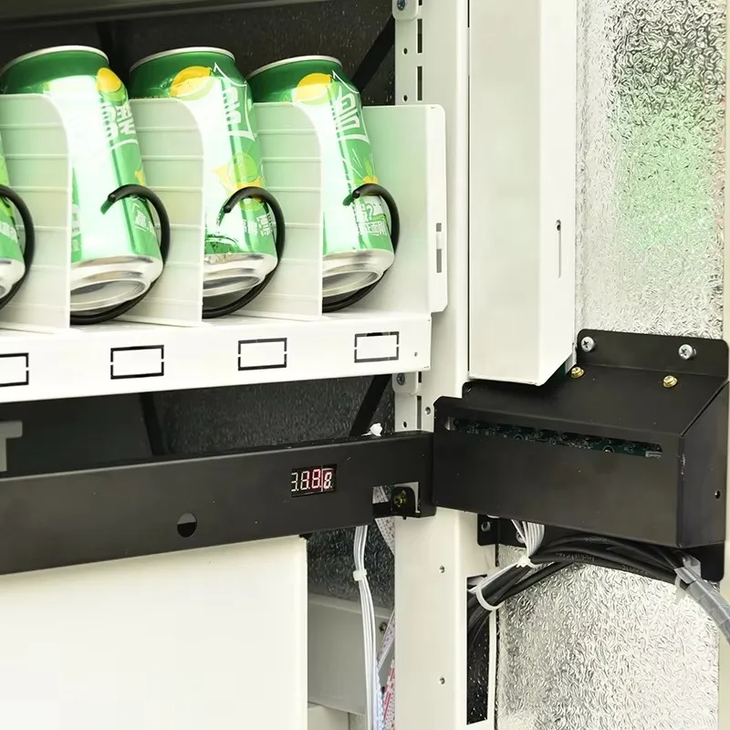 Custom Cigarette and Hotel Vending Machine with SDK Credit Card and Coin Payment of 200 - 300 Pcs Capacity