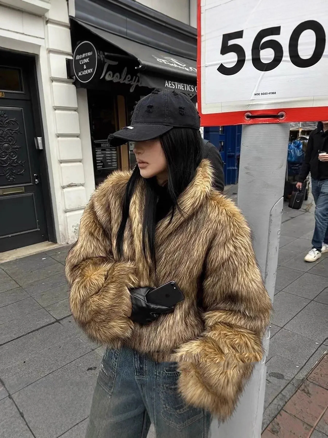Street Style Relaxed Fit Faux Fur Coat Young Women Eco Friendly Imitation Fox Fur Autumn Winter Thick Versatile Outerwear