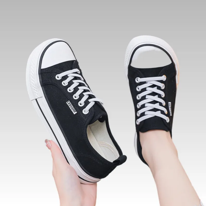2026 Autumn New Men's Women's Canvas Shoes Low Top Student Casual Breathable Thick Sole Anti Slip Board Shoes Trendy White Shoes