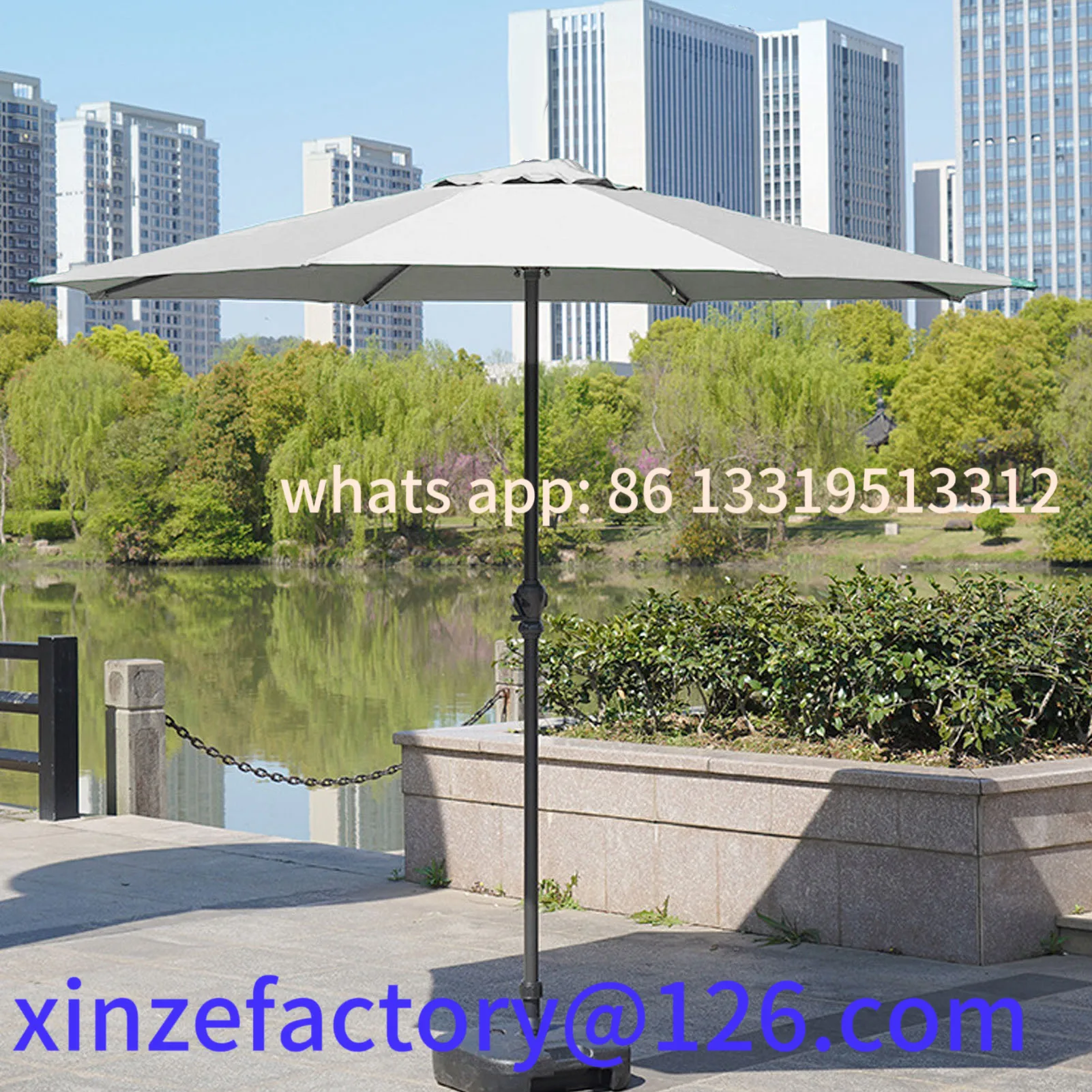 

Customizable Umbrella Outdoor Table Umbrella Market Umbrella with 8 Sturdy Ribs for Garden Deck