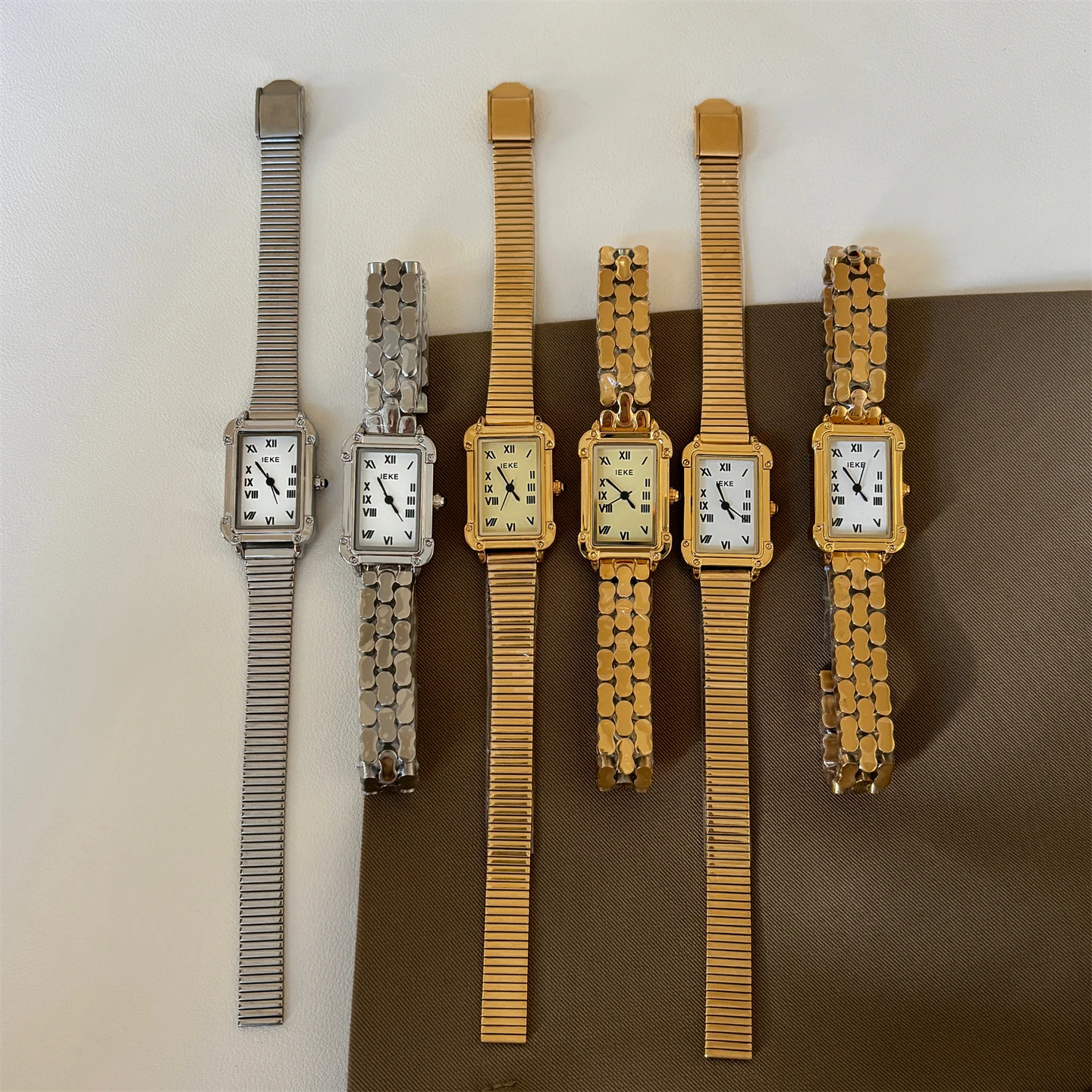 

New Exquisite And Stylish Gold-Toned Women'S Watch, A Sophisticated And Elegant Accessory, Perfect As A Gift For Women.