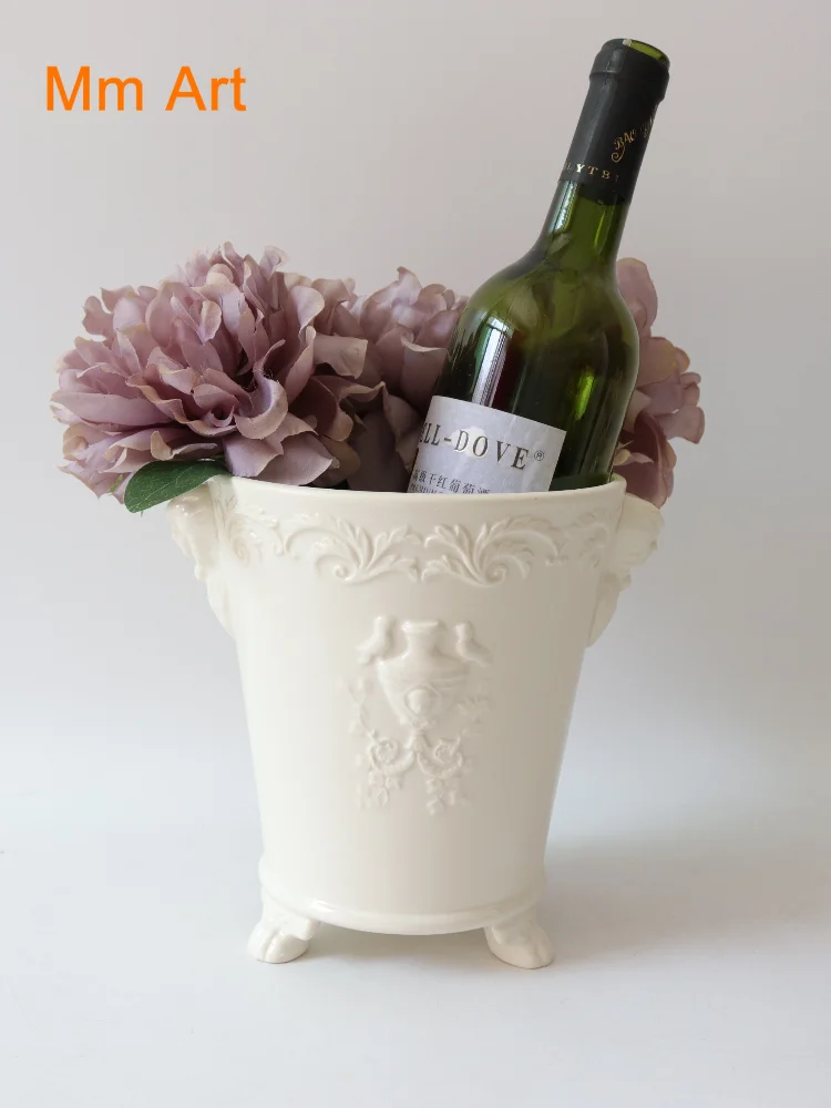 

Retro Cream Yellow Tripod Large Size Three-Dimensional Relief Face Ceramic Red Wine Flask