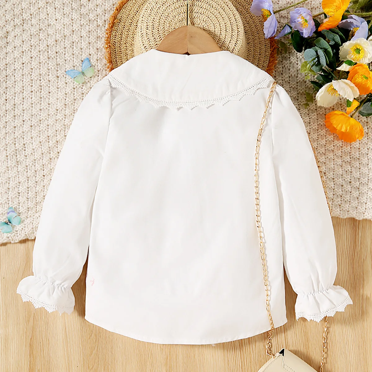 Girls Autumn Casual fashion Large Lapel Exquisite Floral Embroidery Stitching Lace Sleeves Closed Front Breasted Shirt