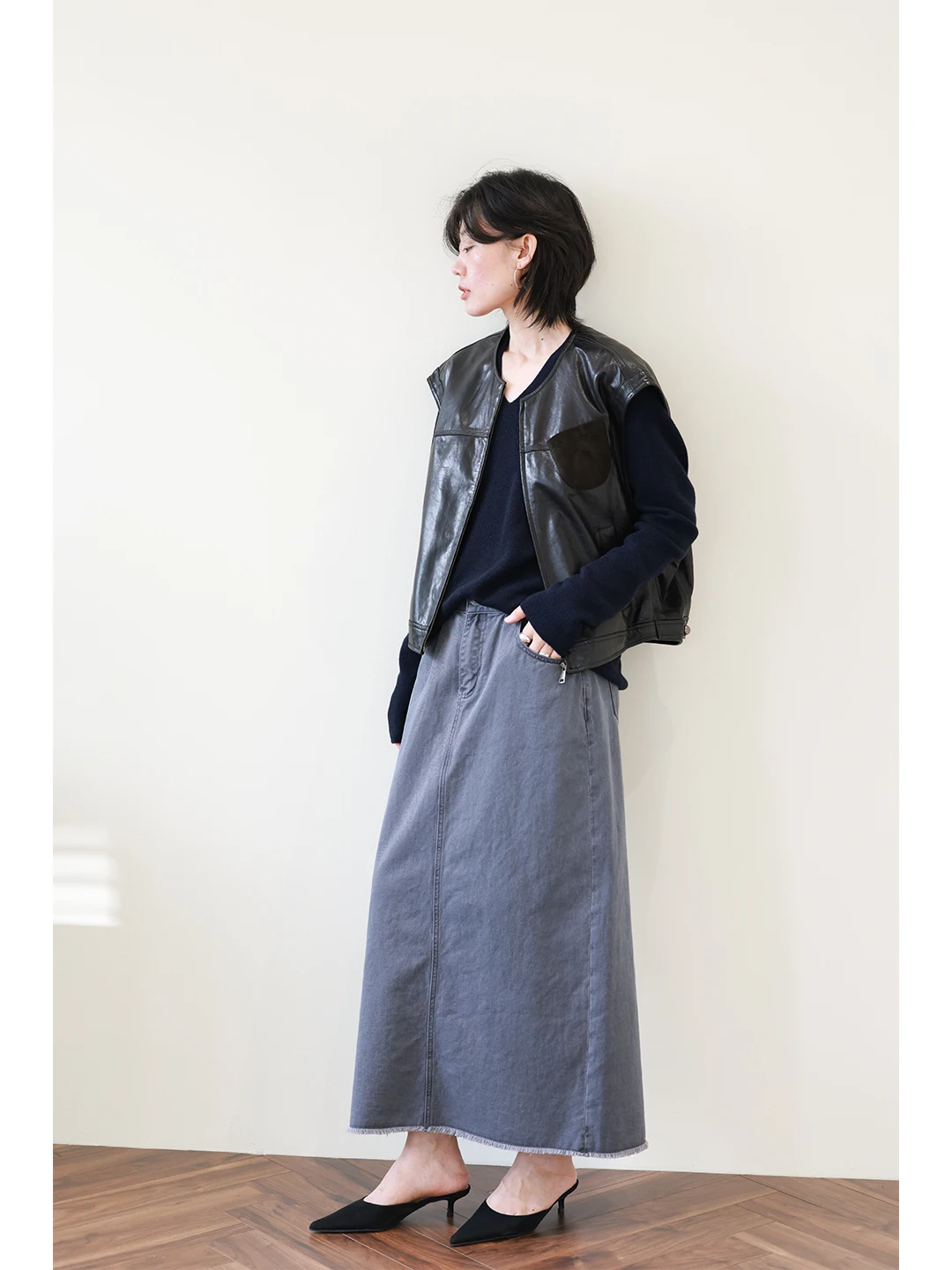 Colete Feminino de Couro Genuíno de Pele de Carneiro Macio Marrom, Ajuste Confortável, Fechamento com Zíper, Sem Marca, Estilo Urbano