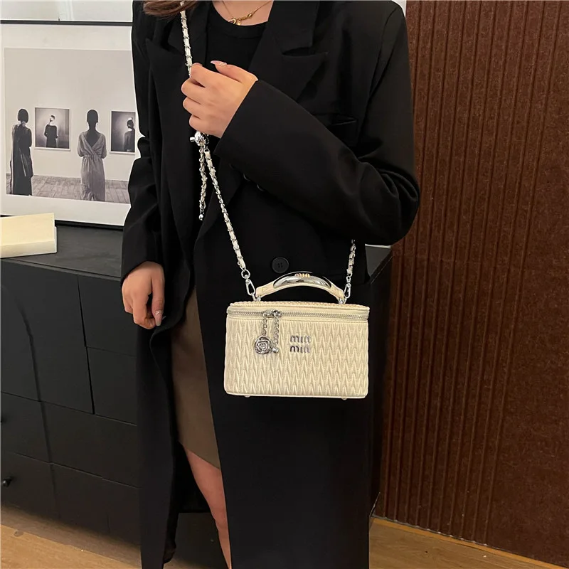 

2025 Minimalist Square Bag, Versatile Shoulder Purse for Women, Fashion Crossbody Tote, Textured Day-to-Night Bag, Chic Sling