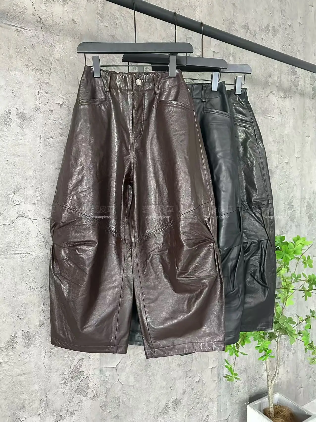 

Модные женские брюки из овечьей кожи 2025 года: прямые, с высокой талией, повседневные, на резинке, свободного кроя, стильные женские брюки