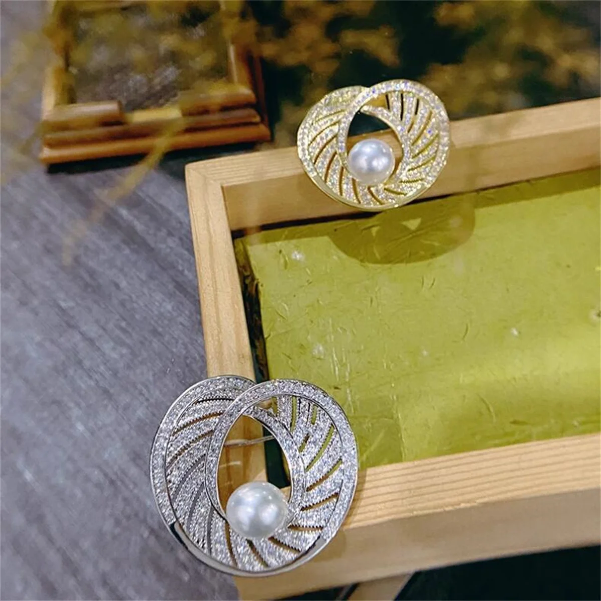 Korean Style Magnificent Geometric Brooch Charm Trend Pin Exquisite Luxury Jewelry Accessories Party Coat Suit Decoration Gift