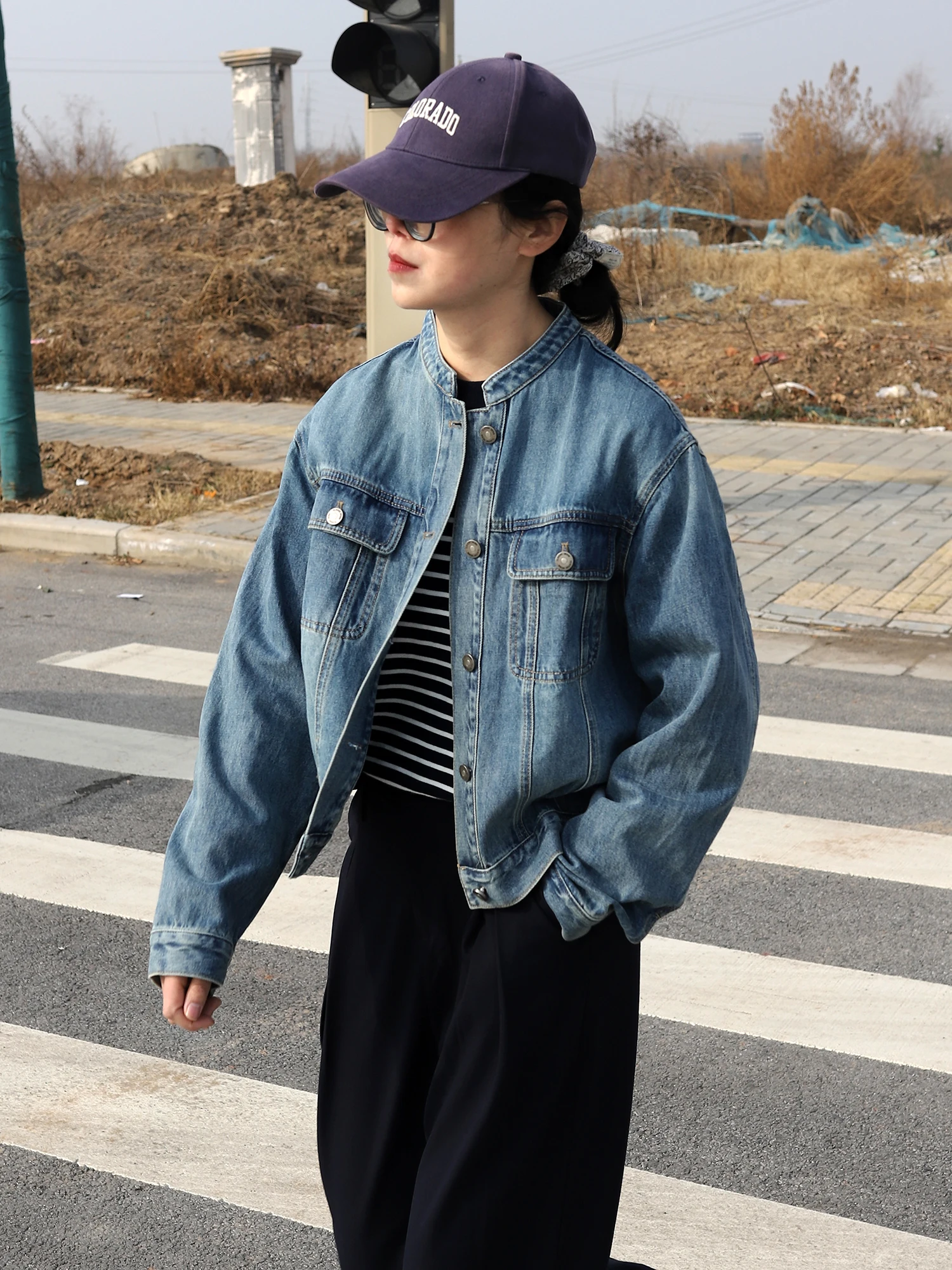 

Женская джинсовая куртка в стиле ретро, свободного кроя, с воротником-стойкой, повседневная, универсальная, из хлопковой ткани, весна-лето, новинка