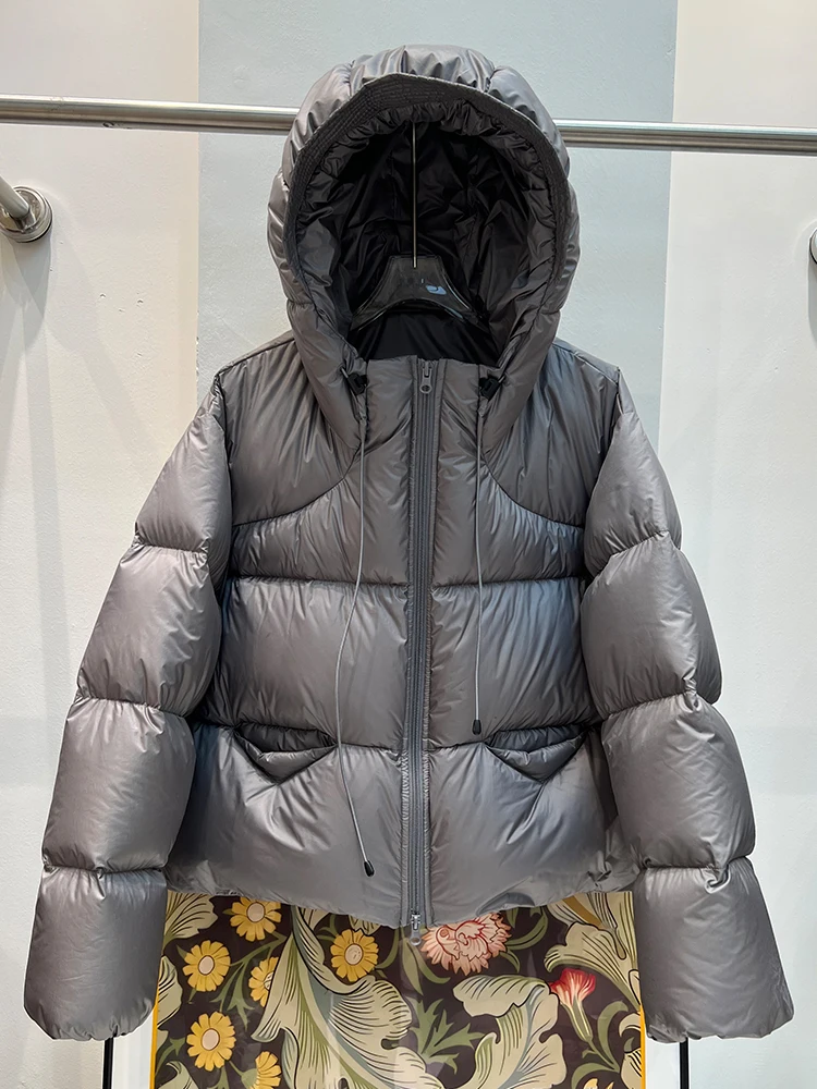 Damska kurtka puchowa z kapturem, stylowa, ocieplana, z wysokiej jakości białego puchu kaczy, krótka, model Parker, na zimę 2025.